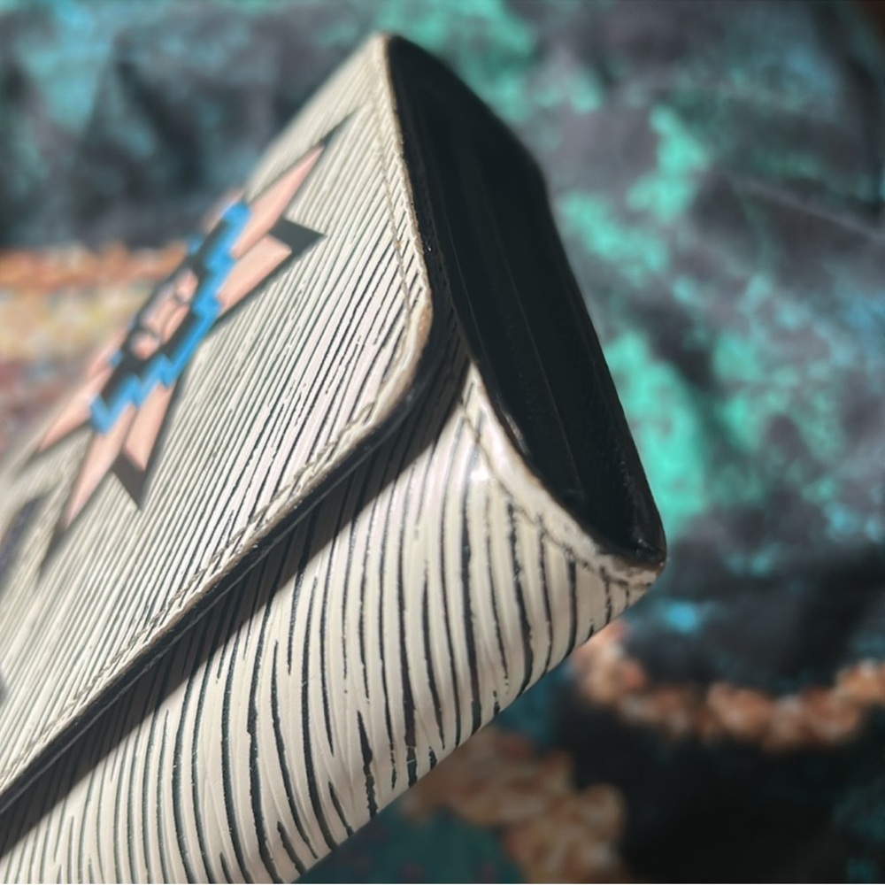 Louis Vuitton Limited Edition Multicolor Aztec Epi Leather Twist Wallet - Picture 5 of 9